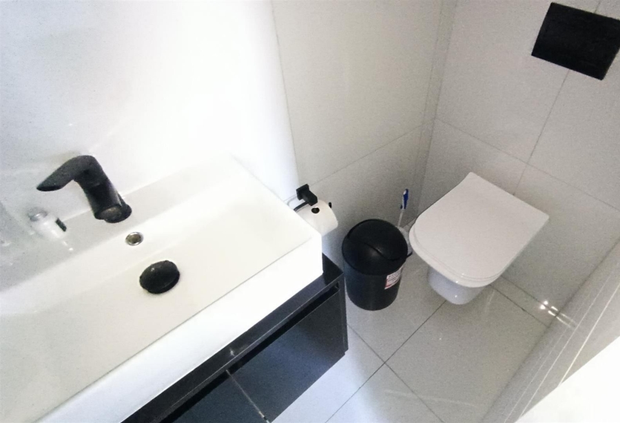 2 Bedroom Property for Sale in Table View Western Cape